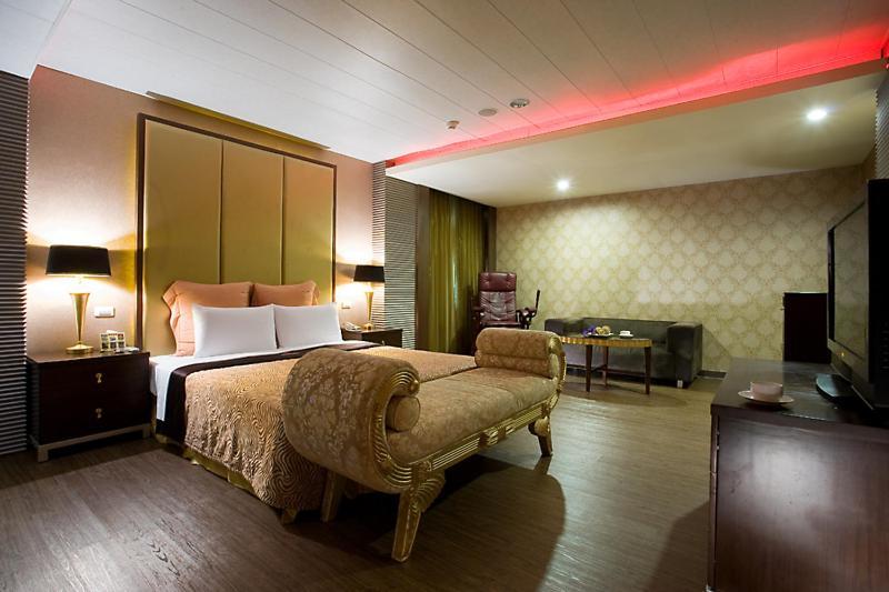 Crystal Business Motel Сіньчжу Екстер'єр фото